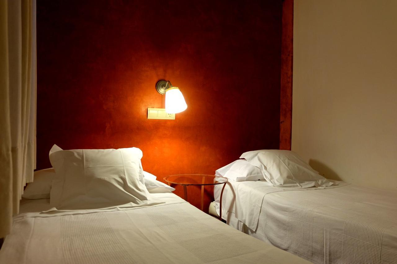 Hotel Carmen Roses Kültér fotó