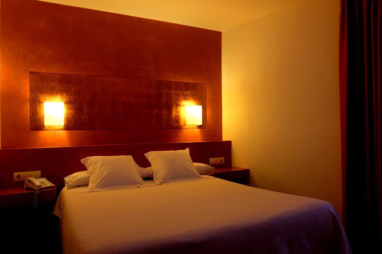 Hotel Carmen Roses Kültér fotó