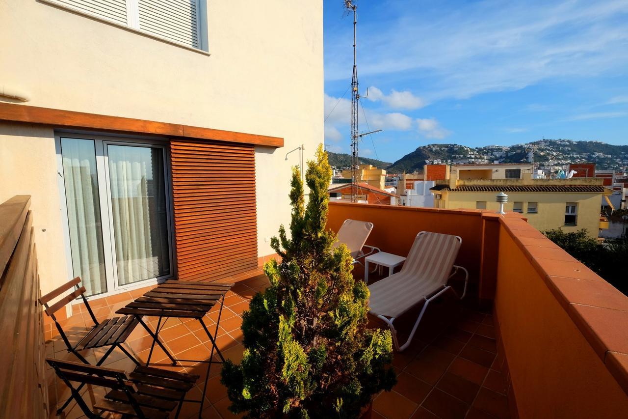 Hotel Carmen Roses Kültér fotó