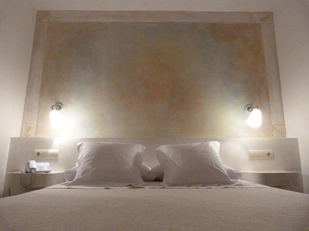 Hotel Carmen Roses Kültér fotó