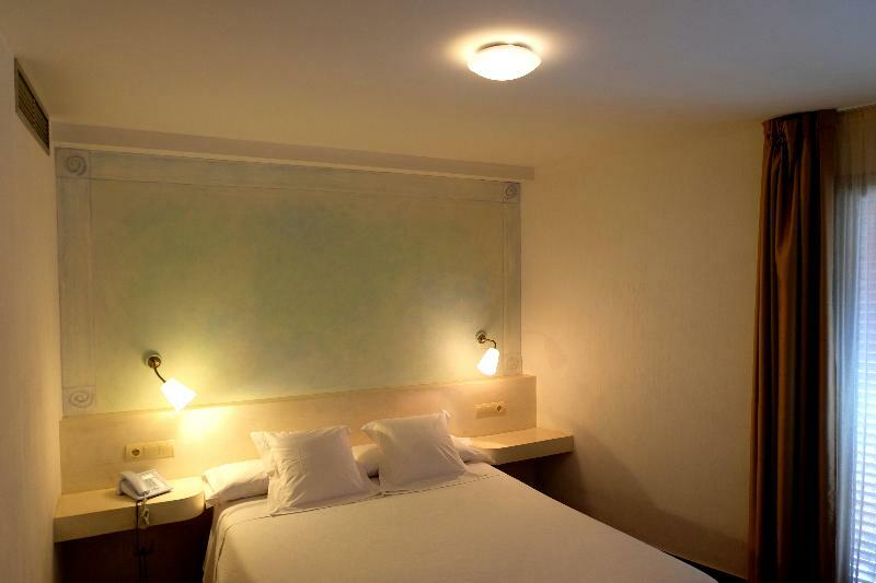 Hotel Carmen Roses Kültér fotó